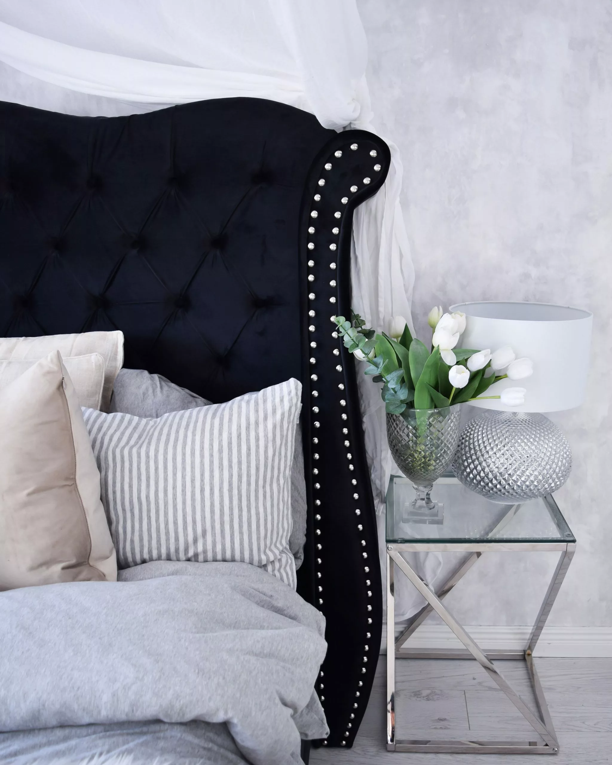 Beliani Mesa Auxiliar De Vidrio Transparente/plateado 40 X 40 Cm BEVERLY - Imagen 10