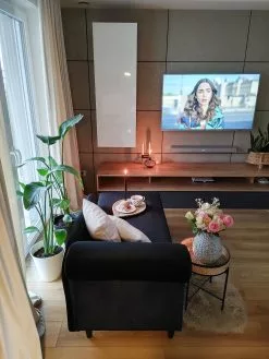 Beliani Mesa Auxiliar De Metal Beige/negro/natural ⌀ 36 Cm VIENNA -Mesas comercio undef src sa picid 817565 type whitesh image