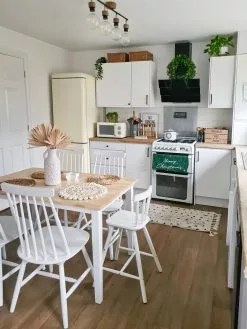 Beliani Mesa De Comedor De Madera De Caucho Clara/blanco 120 X 75 Cm HOUSTON 15 Beliani Mesa De Comedor De Madera De Caucho Clara/blanco 120 X 75 Cm HOUSTON -Mesas comercio undef src sa picid 817591 type whitesh image