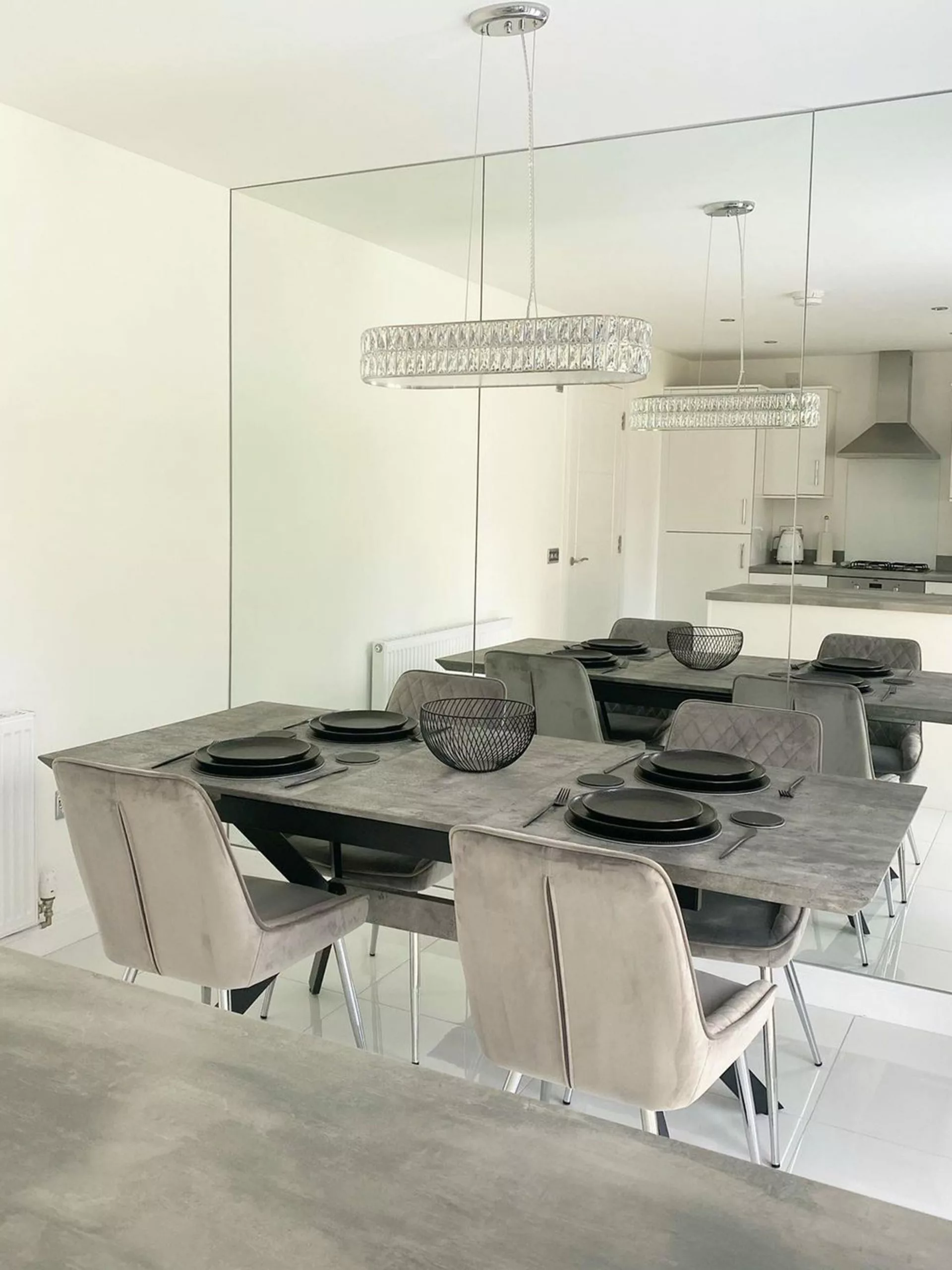 Beliani Mesa De Comedor Extensible Gris Claro/negro 140/180 X 80 Cm BENSON 5 Beliani Mesa De Comedor Extensible Gris Claro/negro 140/180 X 80 Cm BENSON - Imagen 3