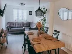 Beliani Mesa De Comedor Madera Clara/negro Varios Tamaños ADENA -Mesas comercio undef src sa picid 827643 type whitesh image