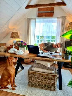 Beliani Mesa De Comedor De Madera De Acacia Clara/negro Varios Tamaños BROOKE -Mesas comercio undef src sa picid 828050 type whitesh image