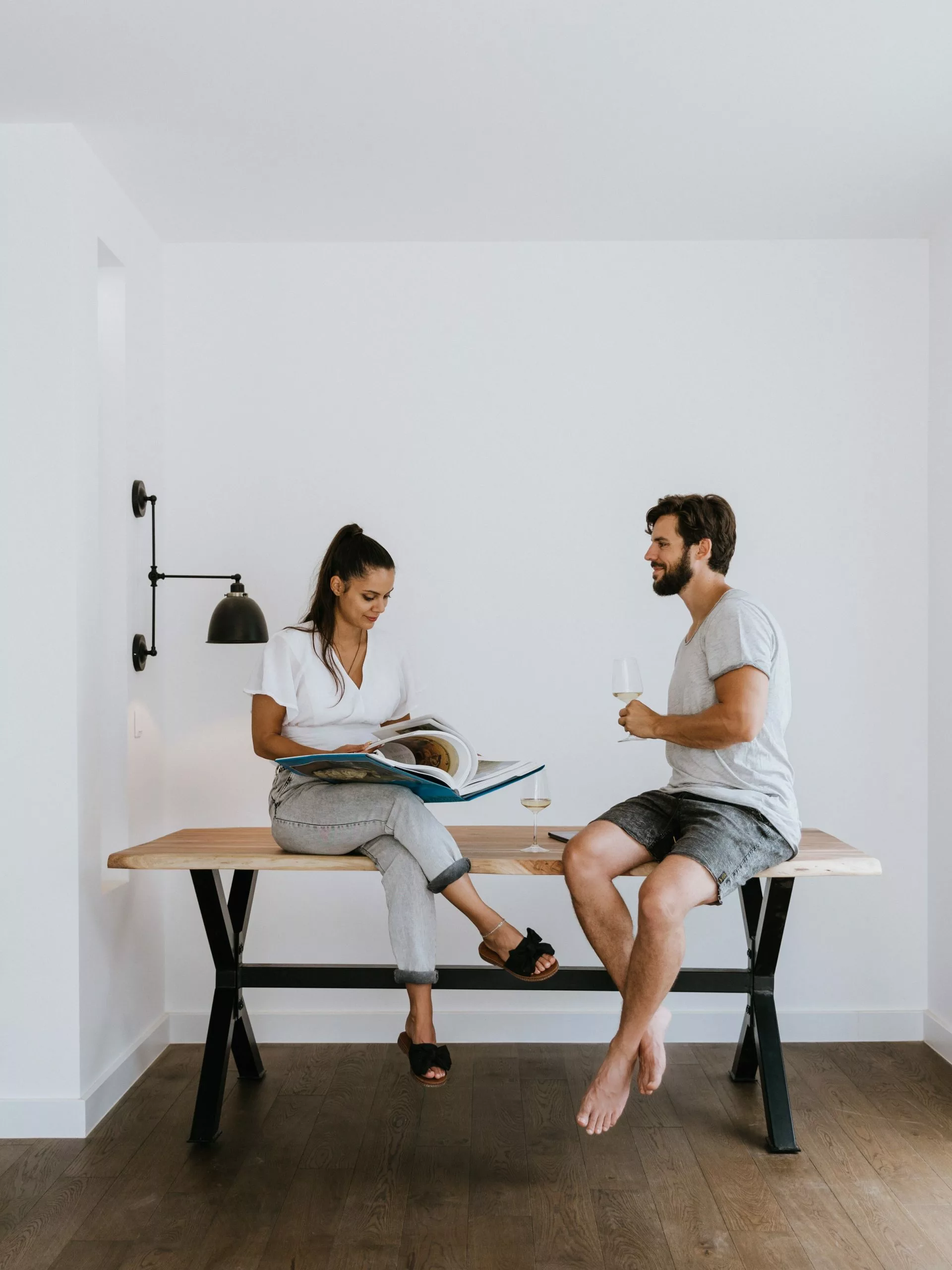 Beliani Mesa De Comedor De Madera De Acacia Clara/negro Varios Tamaños VALBO 8 Beliani Mesa De Comedor De Madera De Acacia Clara/negro Varios Tamaños VALBO - Imagen 6
