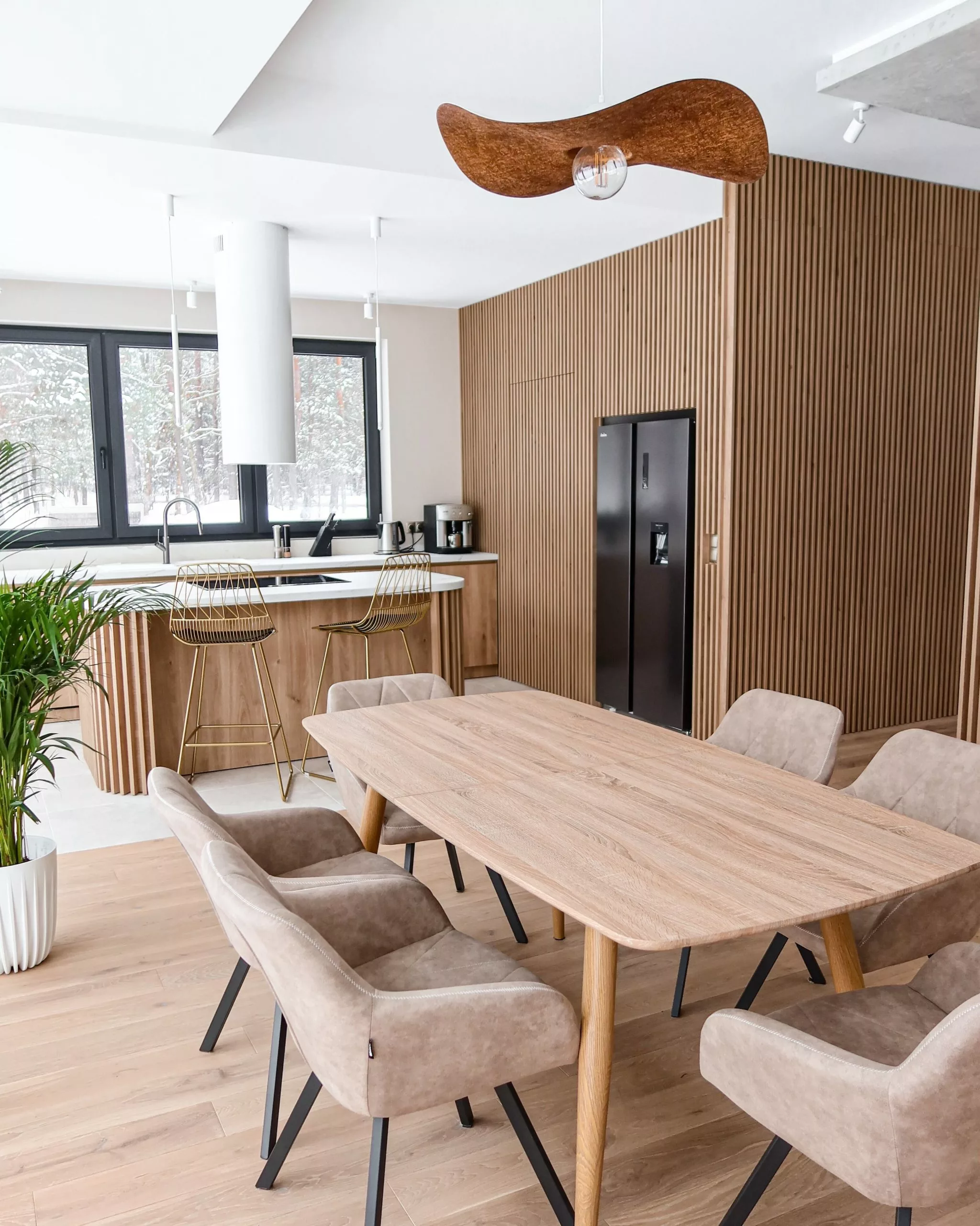 Beliani Mesa De Comedor Extensible Madera Clara 180/210 X 90 Cm HAGA 5 Beliani Mesa De Comedor Extensible Madera Clara 180/210 X 90 Cm HAGA - Imagen 3